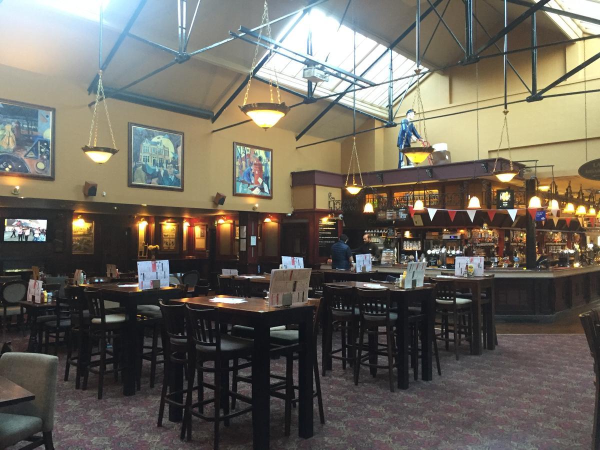 The Last Post Wetherspoon Hotel Southend-on-Sea Bagian luar foto